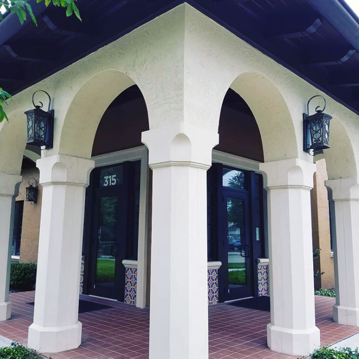 Columns in architectural foam or precast concrete