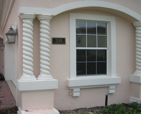 Columns with rope shafts - exterior accents