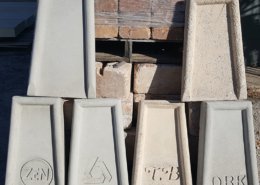 Splash blocks in precast concrete